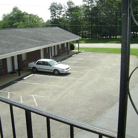 Surry Inn - Dobson Bagian luar foto