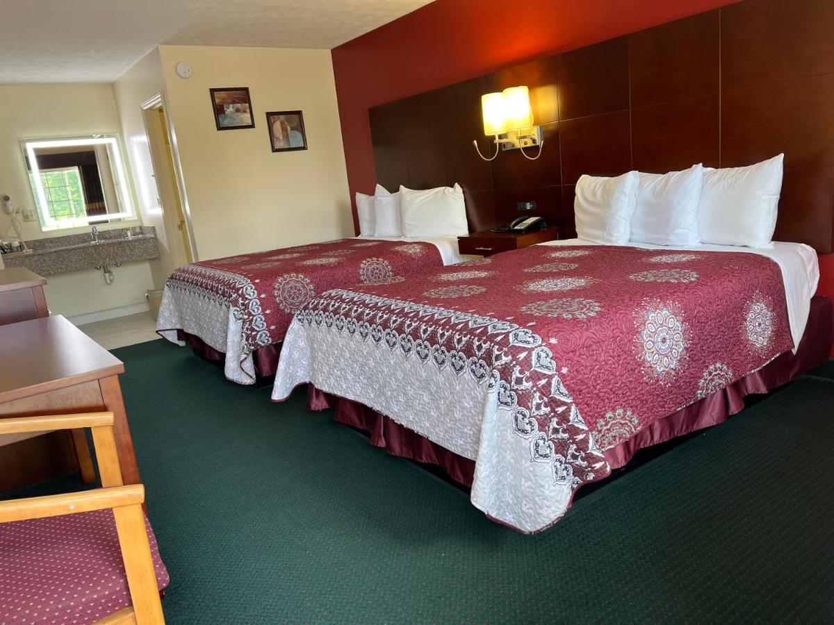 Surry Inn - Dobson Bagian luar foto