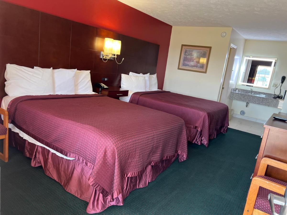 Surry Inn - Dobson Bagian luar foto