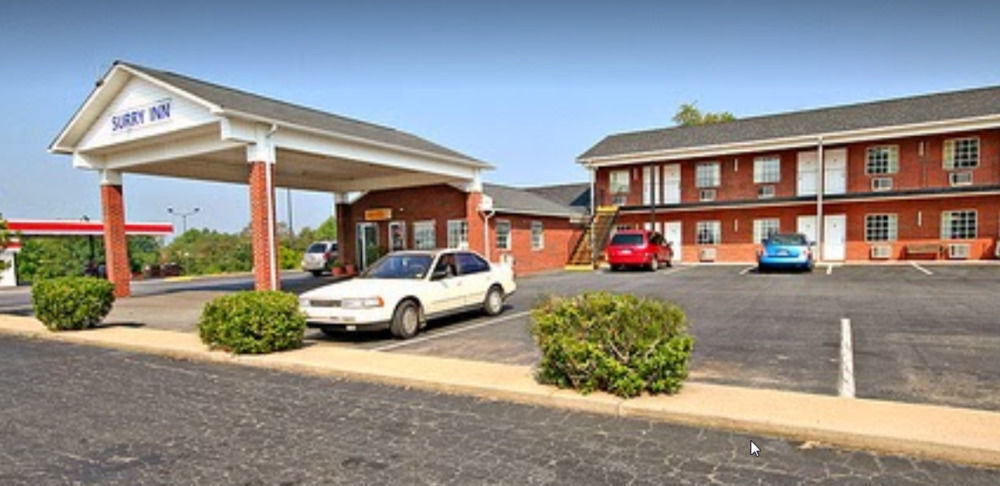 Surry Inn - Dobson Bagian luar foto